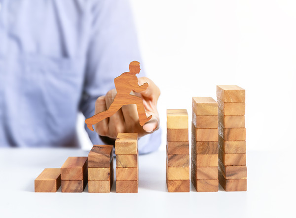 企業(yè)戰(zhàn)略規(guī)劃的步驟是什么？如何落地實(shí)施？