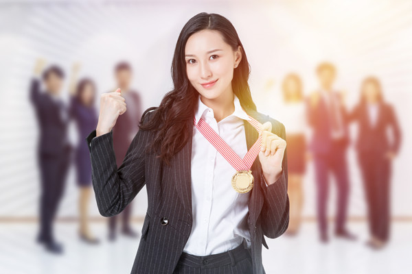 績效考核：評估員工成果，為晉升和獎(jiǎng)懲提供依據(jù)