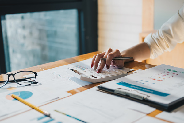 企業(yè)設(shè)立預(yù)算管理小組是不是由個(gè)人組建的？