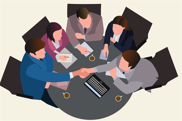 在企業(yè)管理中，專權(quán)式和民主式管理各有哪些優(yōu)缺點？