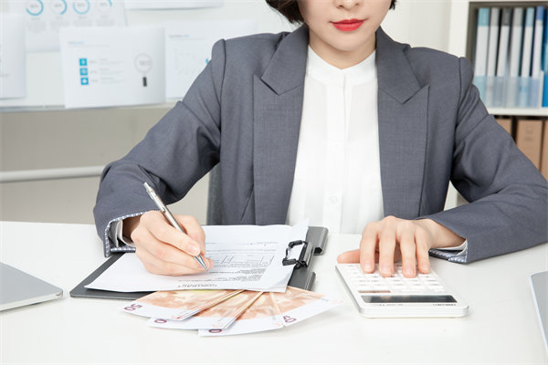 薪酬透明度：公開薪資信息對企業(yè)和員工有何利弊？