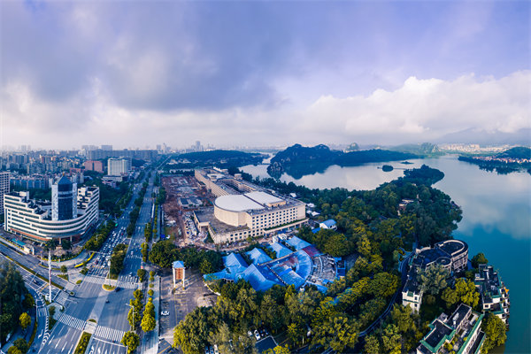 管理咨詢?nèi)绾沃φ貞c中小企業(yè)突破發(fā)展瓶頸？