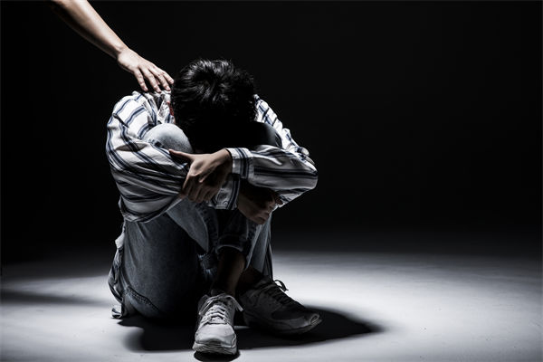 女子漏接電話被市監(jiān)所工作人員辱罵，人力資源管理有何感悟？