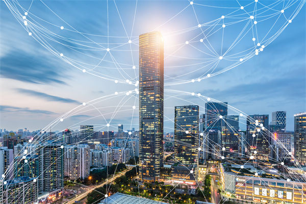 在全球化競爭中，企業(yè)如何制定有效的戰(zhàn)略管理策略？