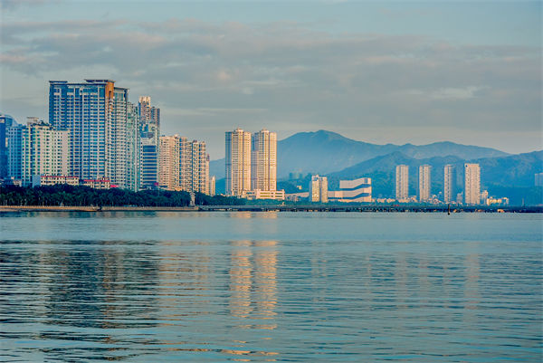珠海戰(zhàn)略咨詢公司如何幫助企業(yè)制定長遠發(fā)展規(guī)劃？