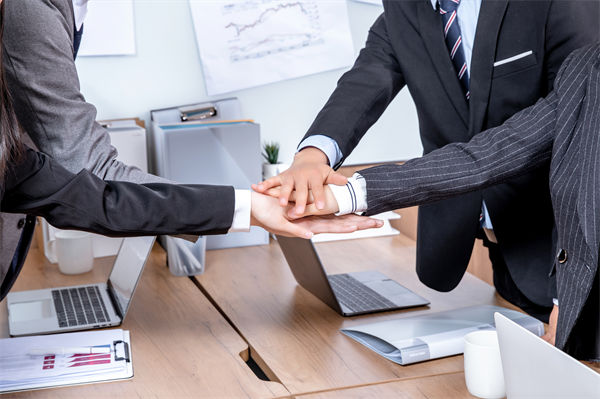 年度經營計劃如何與企業(yè)的長期戰(zhàn)略目標相銜接？