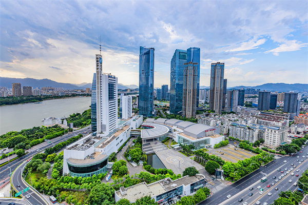 企業(yè)如何借助福州咨詢公司把握市場趨勢(shì)與機(jī)遇？