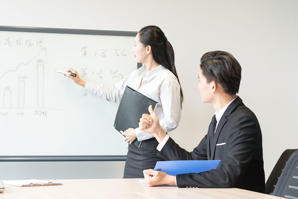 在制定績(jī)效目標(biāo)時(shí)，嚴(yán)格與靈活，如何把握？