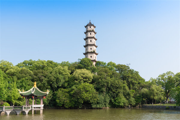 集團(tuán)戰(zhàn)略落地難，溫州集團(tuán)管控咨詢公司如何助力高效執(zhí)行？