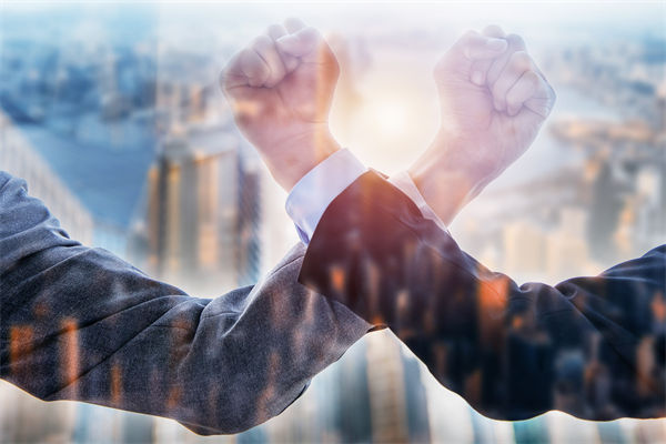 榮耀CEO承認(rèn)銷量非常困難，眾多企業(yè)的品牌戰(zhàn)略啟示
